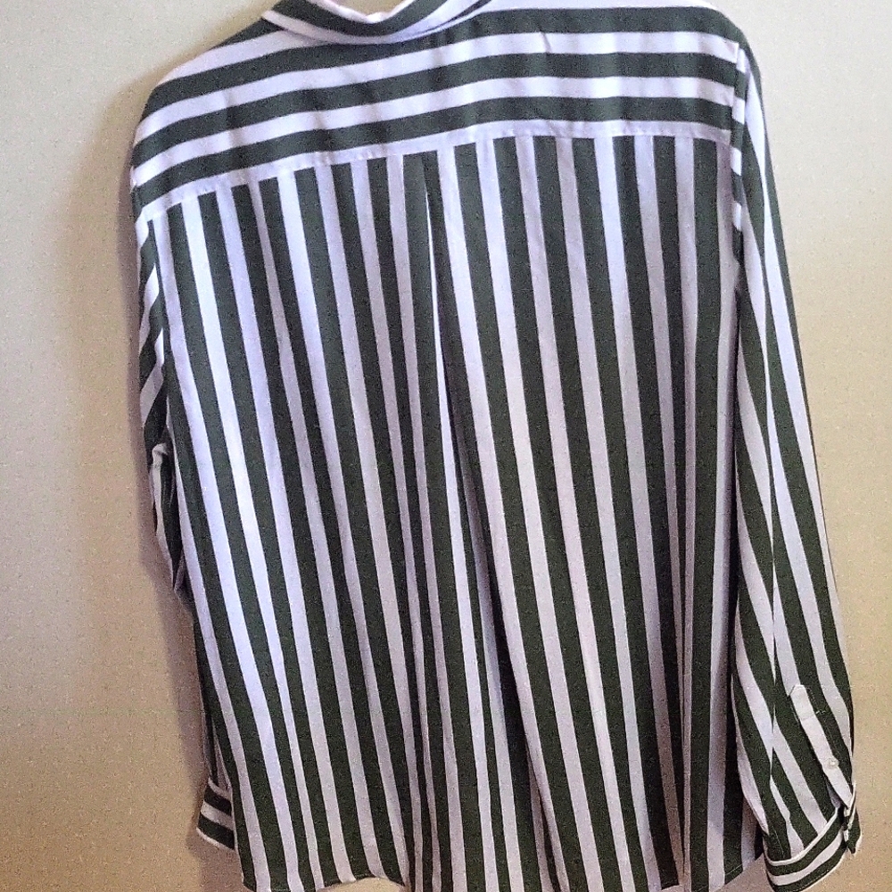 Chic Striped Green and White Blouse - Picture 5 of 7